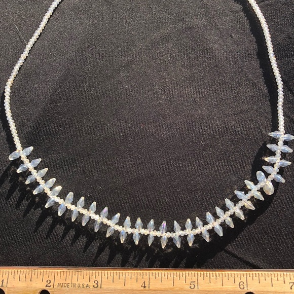 Beautiful crystal necklace with hook & eye clasp - Picture 3 of 4